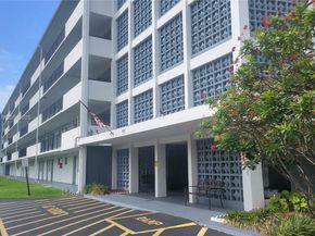 950 Hillcrest Dr 302, Hollywood FL 33021