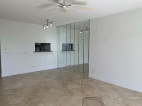 950 Hillcrest Dr 302, Hollywood FL 33021