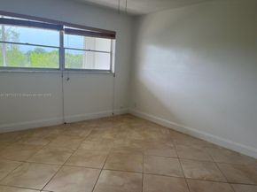 950 Hillcrest Dr 302, Hollywood FL 33021
