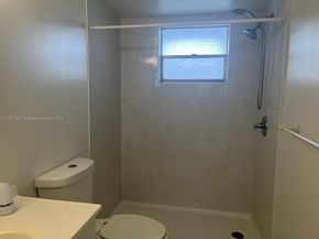 950 Hillcrest Dr 302, Hollywood FL 33021