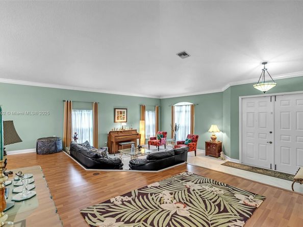 11331 NW 64th Ter, Doral FL 33178