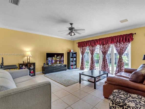 11331 NW 64th Ter, Doral FL 33178