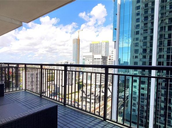 999 SW 1st Ave 2115, Miami FL 33130