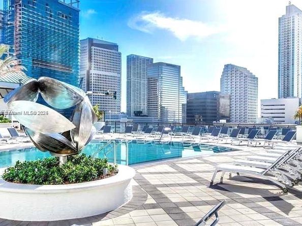 999 SW 1st Ave 2115, Miami FL 33130