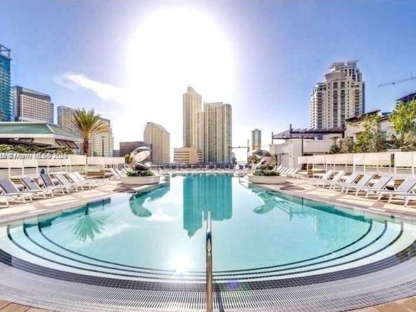 999 SW 1st Ave 2115, Miami FL 33130