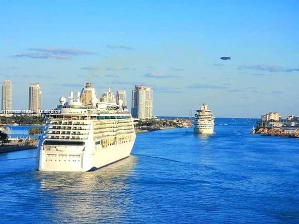 999 SW 1st Ave 2115, Miami FL 33130