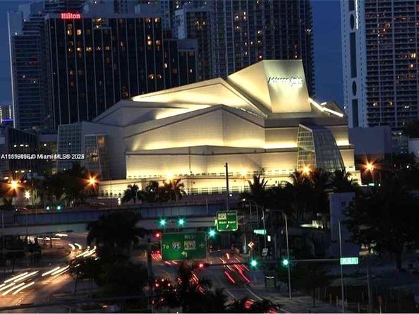 999 SW 1st Ave 2115, Miami FL 33130