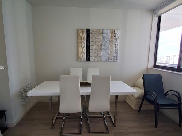 999 SW 1st Ave 2115, Miami FL 33130