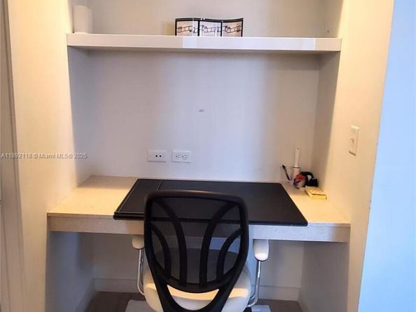 999 SW 1st Ave 2115, Miami FL 33130