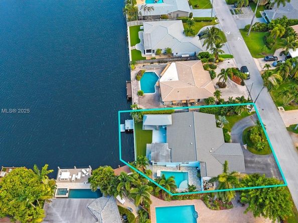 4260 NE 16th Ter, Oakland Park FL 33334