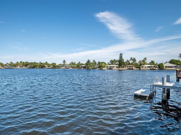 4260 NE 16th Ter, Oakland Park FL 33334