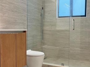 1700 NE 18th St, Fort Lauderdale FL 33305