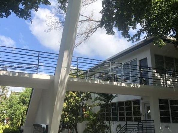 4720 Pine Tree Dr 17, Miami Beach FL 33140