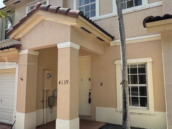 4139 NE 26th St, Homestead FL 33033