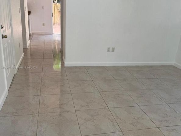 4139 NE 26th St, Homestead FL 33033
