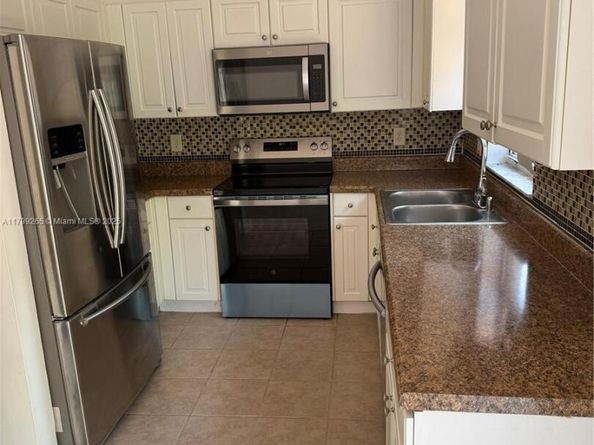 4139 NE 26th St, Homestead FL 33033