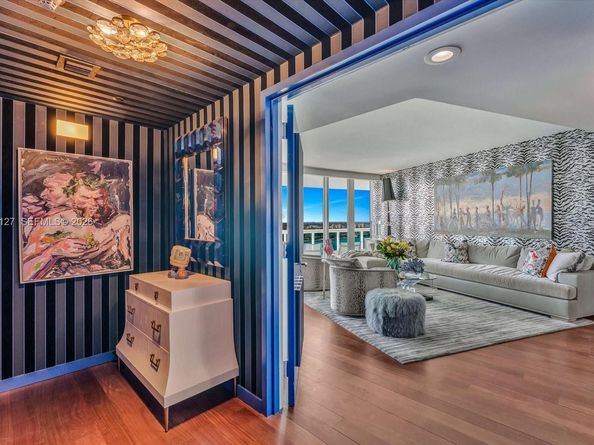 1000 S Pointe Dr 1503, Miami Beach FL 33139