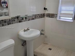 291 E 4th Ave 2, Hialeah FL 33010