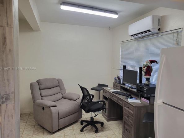 291 E 4th Ave 2, Hialeah FL 33010