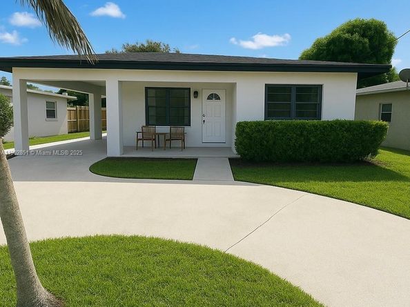 5742 Fletcher St, Hollywood FL 33023