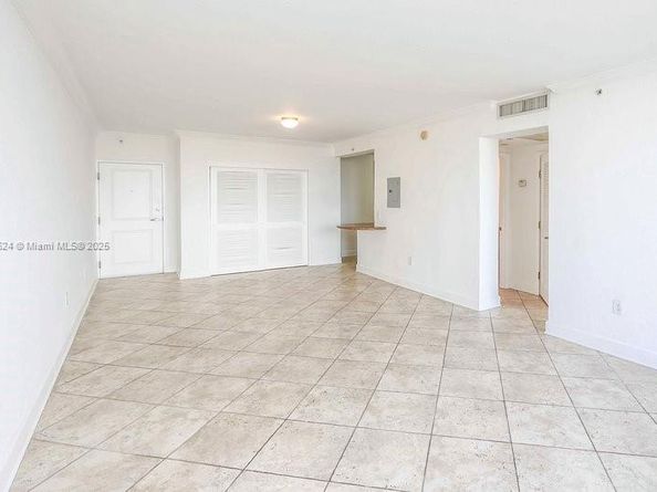 401 69th St 505, Miami Beach FL 33141