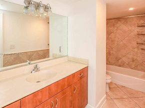 401 69th St 505, Miami Beach FL 33141