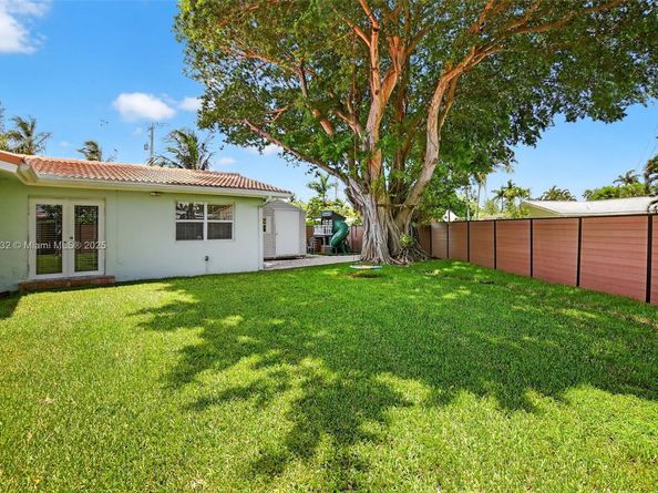 1019 SE 12th Ave, Deerfield Beach FL 33441