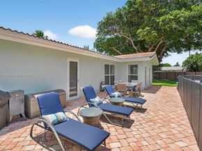 1019 SE 12th Ave, Deerfield Beach FL 33441