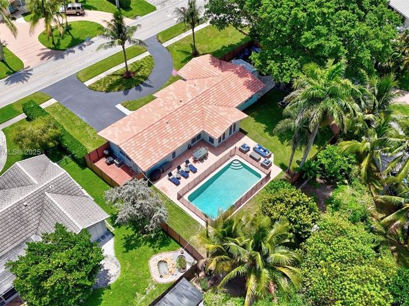 1019 SE 12th Ave, Deerfield Beach FL 33441