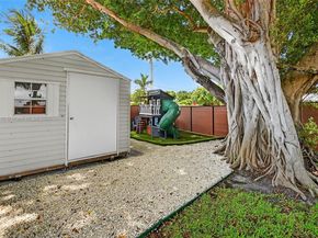 1019 SE 12th Ave, Deerfield Beach FL 33441