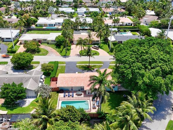 1019 SE 12th Ave, Deerfield Beach FL 33441