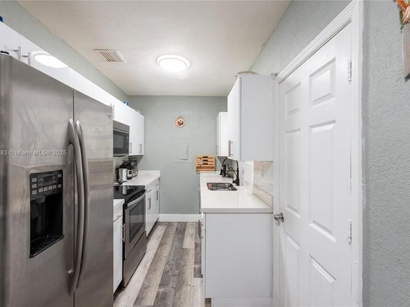 1890 NW 127th St, Miami FL 33167