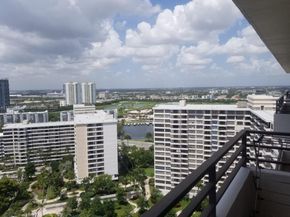 2500 Parkview Dr 2517, Hallandale Beach FL 33009