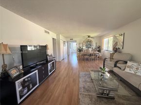 432 Lakeview Dr 201, Weston FL 33326