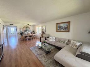 432 Lakeview Dr 201, Weston FL 33326