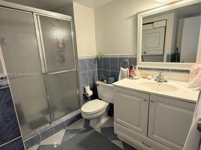 432 Lakeview Dr 201, Weston FL 33326