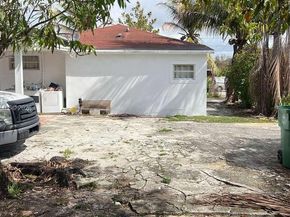 2456 NW 28th St, Miami FL 33142
