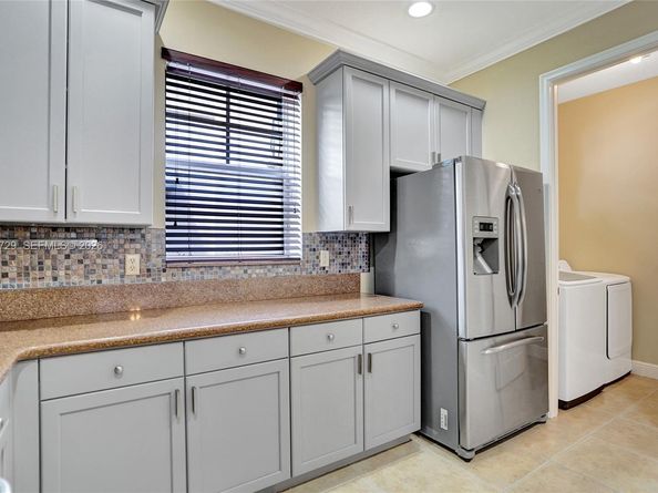 1033 NE 17th Way 1201, Fort Lauderdale FL 33304