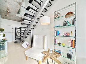 690 SW 1st Ct PHII04, Miami FL 33130