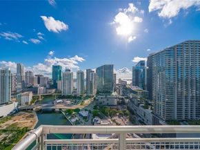 690 SW 1st Ct PHII04, Miami FL 33130