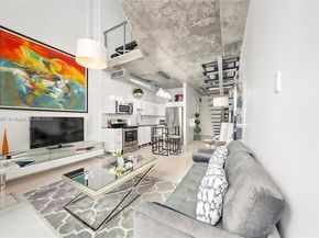690 SW 1st Ct PHII04, Miami FL 33130