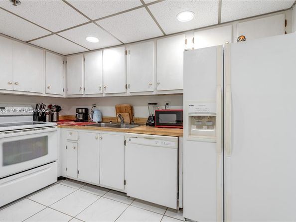 210 174th St 807, Sunny Isles Beach FL 33160