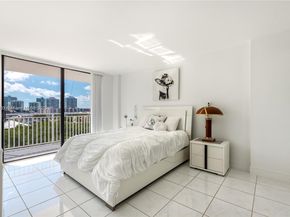 210 174th St 807, Sunny Isles Beach FL 33160