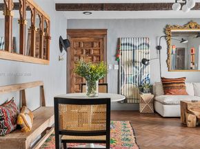 2858 Pine Tree Dr 4, Miami Beach FL 33140