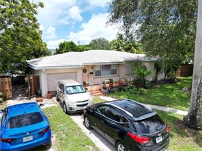 2527 Fillmore St, Hollywood FL 33020
