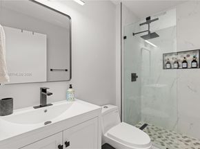 2250 NW 78th Ave 202, Pembroke Pines FL 33024