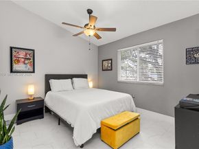 2250 NW 78th Ave 202, Pembroke Pines FL 33024