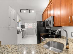 2250 NW 78th Ave 202, Pembroke Pines FL 33024
