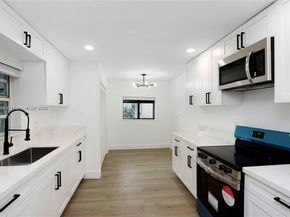 610 NW 38th Ct, Deerfield Beach FL 33064