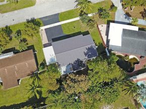 610 NW 38th Ct, Deerfield Beach FL 33064